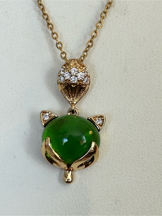 Jewelry - Green Fox Jade Pendant Necklace Gold Tone crystal accents 15-17” stainless steel